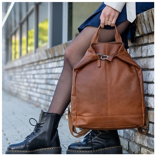 Dámsky kožený batoh Manchester značky The Chesterfield Brand