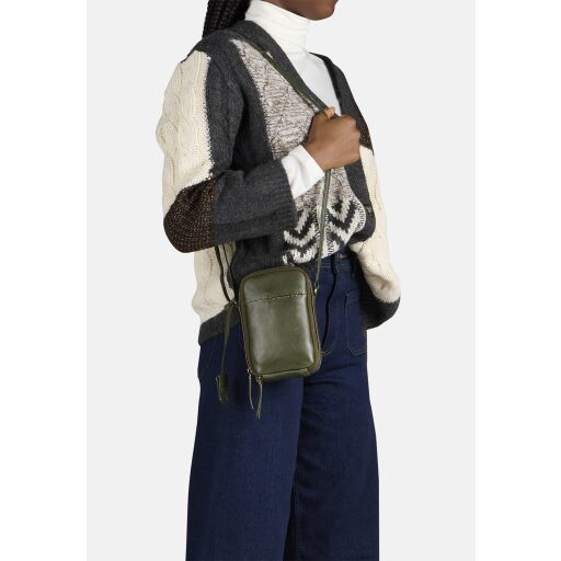 BURKELY Kožená crossbody kabelka na telefon Natural Norah 1000819.04.74 tmavo zelená