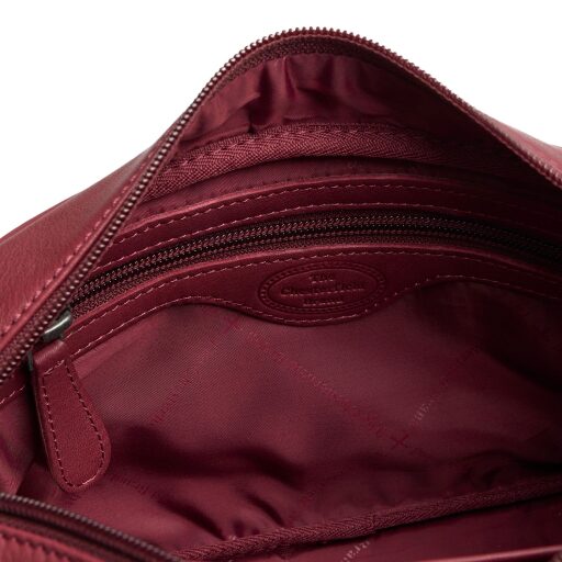 The Chesterfield Brand Dámska kabelka cez rameno Liora C48.142018 vínovo červená