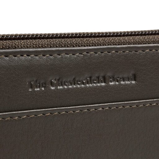 The Chesterfield Brand Dámska kožená peňaženka RFID Mirelle tmavošedá logo