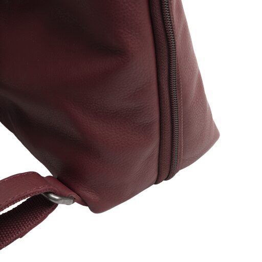 The Chesterfield Brand dámsky kožený batoh do mesta Elara C58.034818 vínovo červený detail