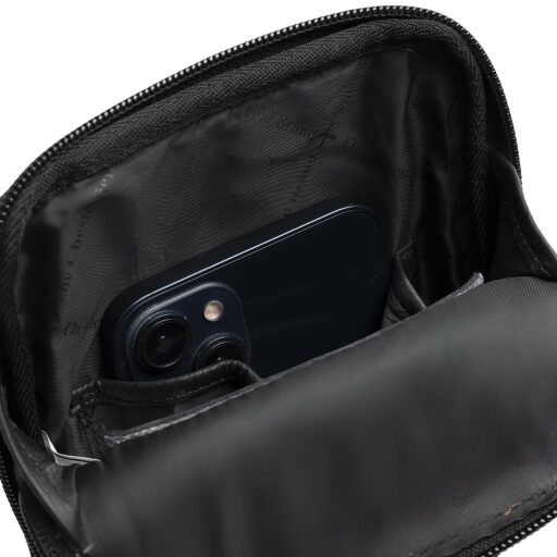 The Chesterfield Brand Kožená crossbody taška Isley C58.034700 čierna otvorená