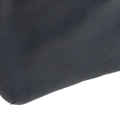 The Chesterfield Brand Kožená crossbody taška Isley C58.034710 tmavomodrá logo