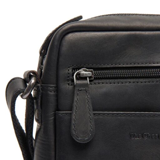The Chesterfield Brand Kožená crossbody taška na doklady Laveno C48.138600 čierna predné vrecko