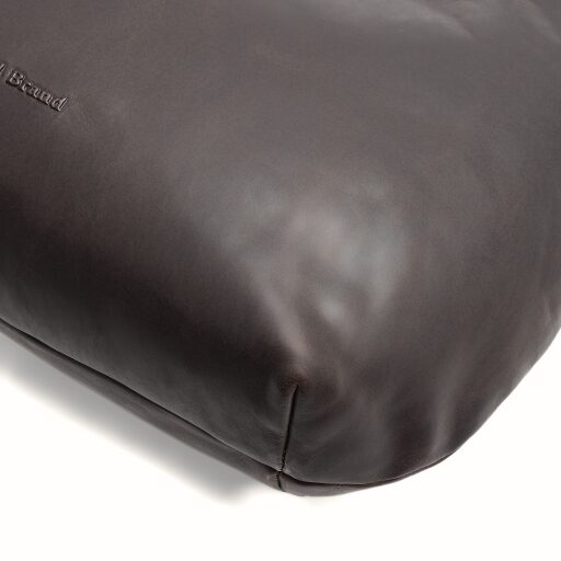 Kožená kabelka do ruky aj cez rameno Fierra C48.145101 hnedá detail od The Chesterfield Brand