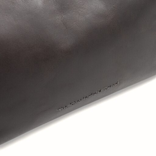 The Chesterfield Brand kožená kabelka do ruky aj cez rameno Fierra C48.145101 hnedá logo