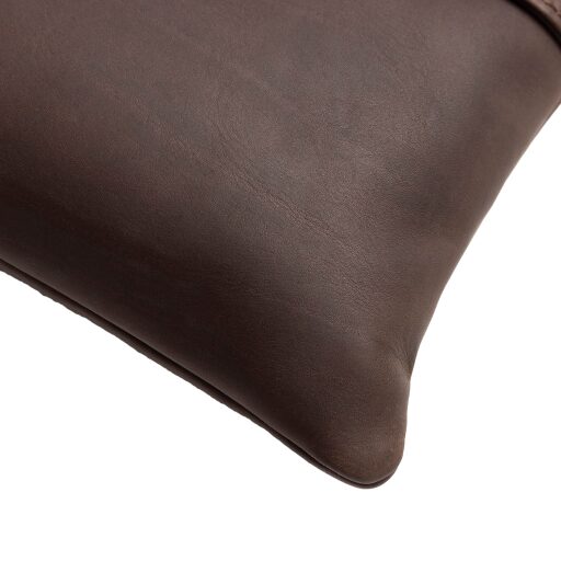 The Chesterfield Brand kožená kabelka do ruky aj cez rameno Harlan C48.144001 hnedá detail