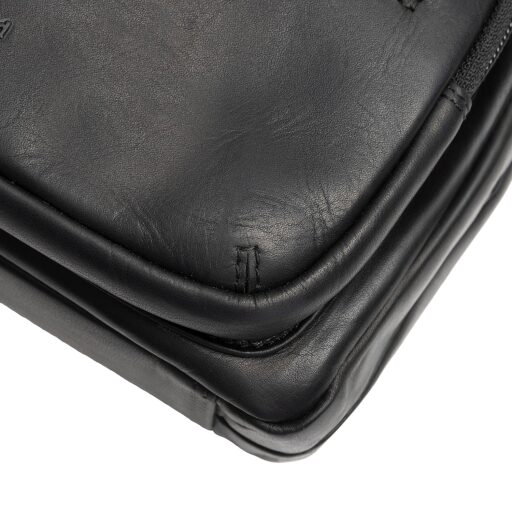 The Chesterfield Brand kožená kabelka do ruky aj cez rameno Vayenne C48.144900 čierna detail