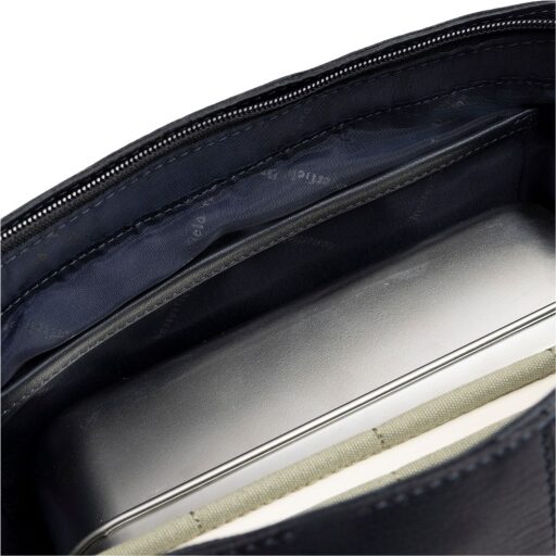 The Chesterfield Brand Kožená kabelka do ruky aj cez rameno Zarita C48.142210 tmavo modrá