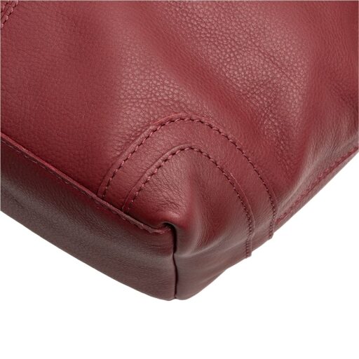 The Chesterfield Brand Kožená kabelka do ruky aj cez rameno Zarita C48.142218 vínovo červená