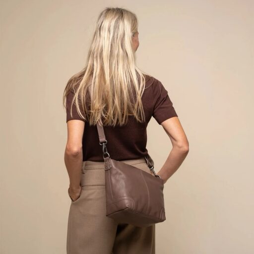 The Chesterfield Brand Kožená kabelka do ruky aj cez rameno Zarita C48.142240 hnedá ako crossbody