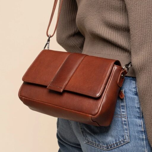 The Chesterfield Brand Kožená kabelka cez rameno Zora C48.144431 koňaková ako crossbody