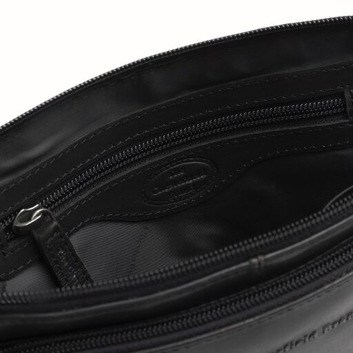 The Chesterfield Brand kožená kabelka cez rameno / crossbody Caia C48.144600 čierna vnútorné priehradky