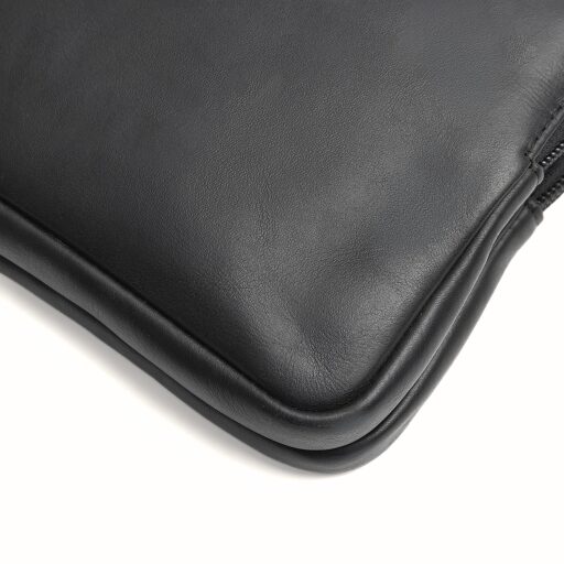 The Chesterfield Brand kožená kabelka cez rameno / crossbody Caia C48.144600 čierna detail