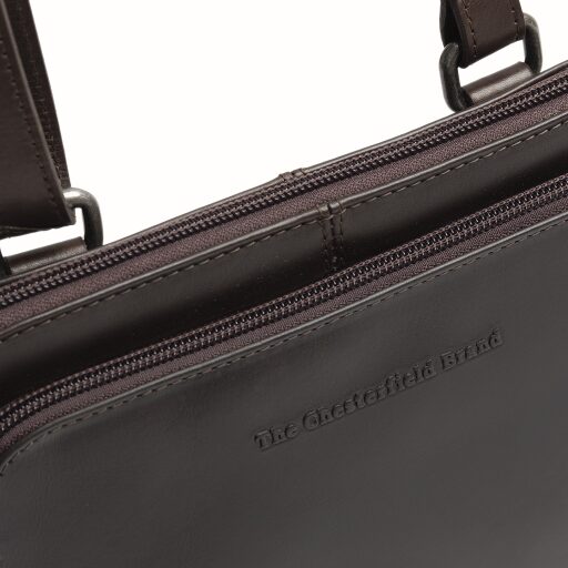 The Chesterfield Brand kožená kabelka cez rameno / crossbody Caia C48.144601 hnedá logo
