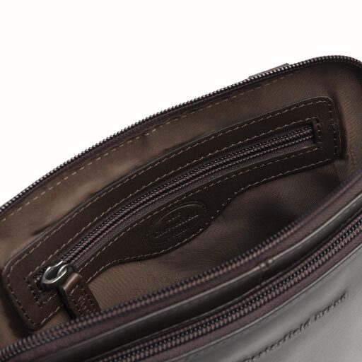 The Chesterfield Brand kožená kabelka na rameno / crossbody Caia C48.144601 hnedá vnútorné priehradky