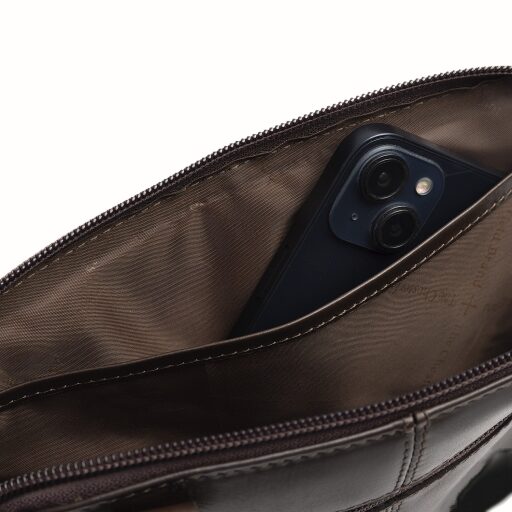 The Chesterfield Brand kožená kabelka cez rameno / crossbody Caia C48.144601 hnedá otvorená