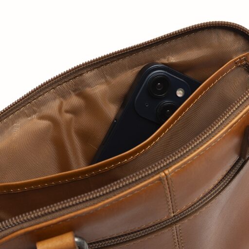 The Chesterfield Brand kožená kabelka cez rameno / crossbody Caia C48.144631 koňaková otvorená