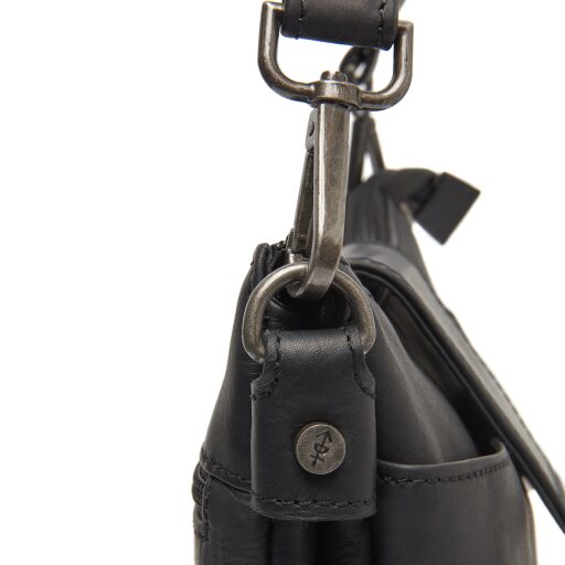 The Chesterfield Brand kožená kabelka cez rameno / crossbody Calora C48.140700 čierna detail