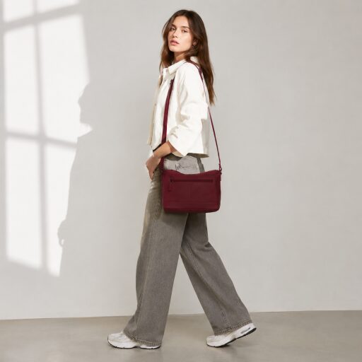 DANIEL RAY kabelka cez rameno / crossbody Muswellbrook DRL 16.1598.04 červená na modelke