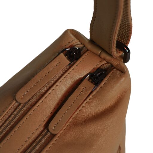 DANIEL RAY kabelka cez rameno / crossbody Muswellbrook DRL 16.1598.31 koňaková detail