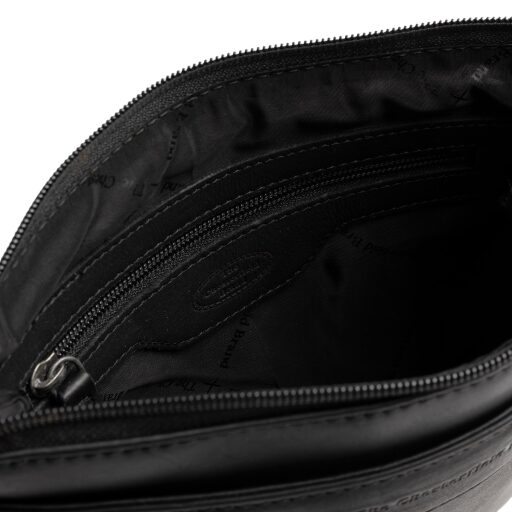 The Chesterfield Brand kožená kabelka cez rameno Trenton C48.144100 čierna vnútorné priehradky