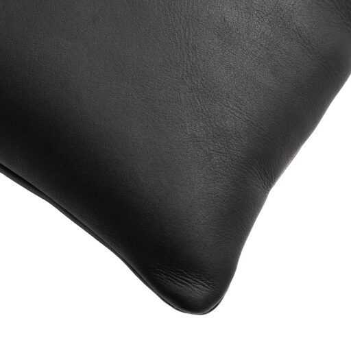 The Chesterfield Brand kožená kabelka cez rameno Trenton C48.144100 čierna detail