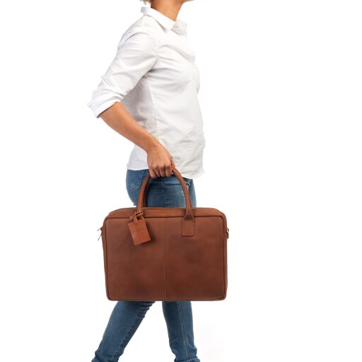 BURKELY Kožená taška na notebook 15,6" Taylor Worker 9007979.22.24 koňaková v ruke