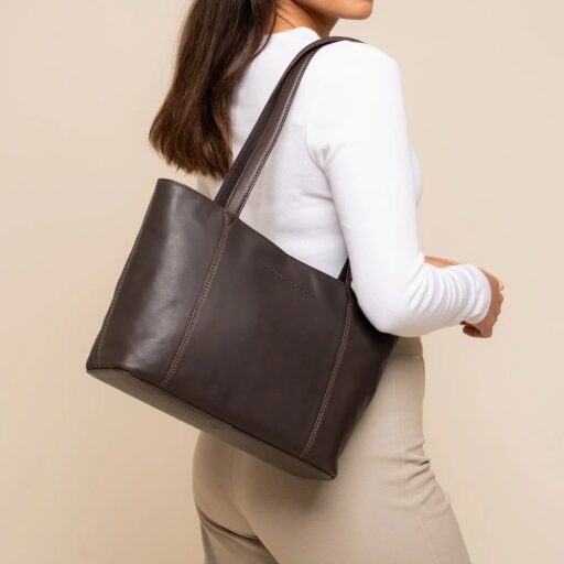 The Chesterfield Brand Kožená shopper kabelka Anira C38.023101 hnedá cez rameno