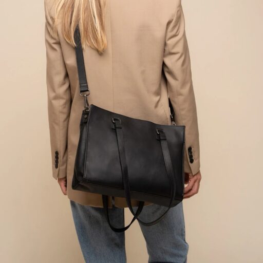 The Chesterfield Brand Kožená shopper kabelka Ellsworth C38.022800 čierna ako crossbody