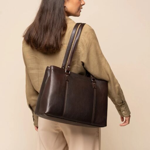 The Chesterfield Brand Kožená shopper kabelka na notebook 14" Alverino C38.022901 hnedá na ramene
