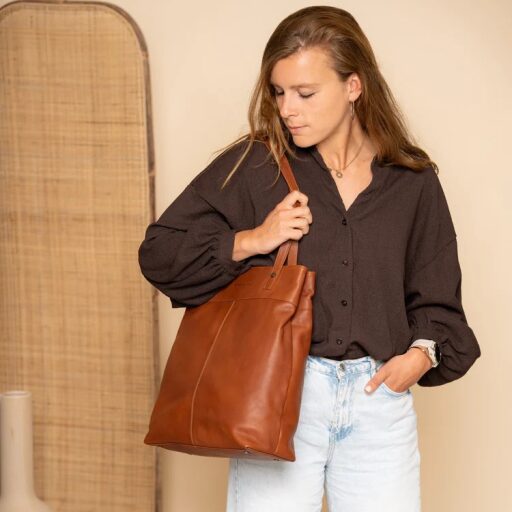 The Chesterfield Brand Kožená shopper kabelka na notebook 14" Solvia C38.022131 koňaková