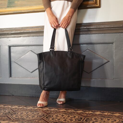 The Chesterfield Brand Kožená shopper kabelka na notebook BERLIN C38.016000 čierna