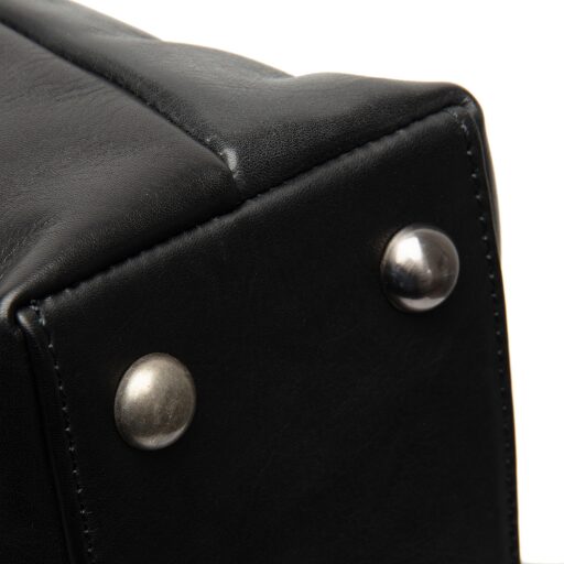 The Chesterfield Brand Kožená shopper kabelka Pergamino C38.022000 čierna detail spodná strana