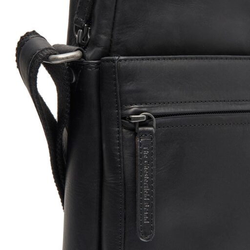 Kožená taška cez rameno The Chesterfield Brand Anzora C48.139900 čierna predné vrecko