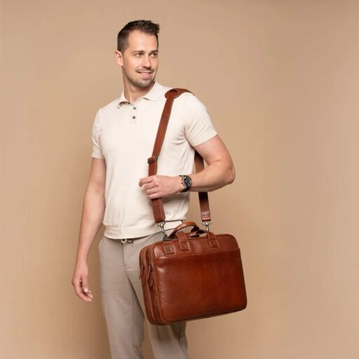 The Chesterfield Brand Kožená taška na notebook 15" Venturo C40.110831 koňaková cez rameno