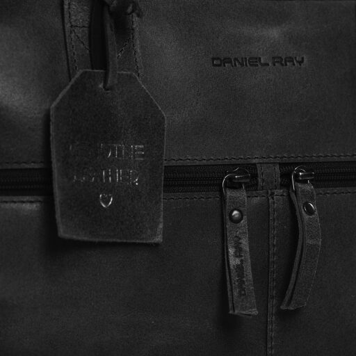 DANIEL RAY kožená taška cez rameno na notebook Goulburn DRL 16.1560.00 čierna detail