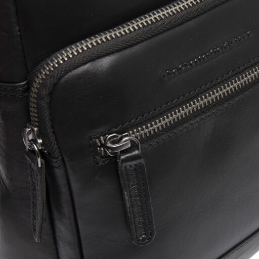 Kožená taška cez rameno The Chesterfield Brand Amantea C48.137600 čierna logo