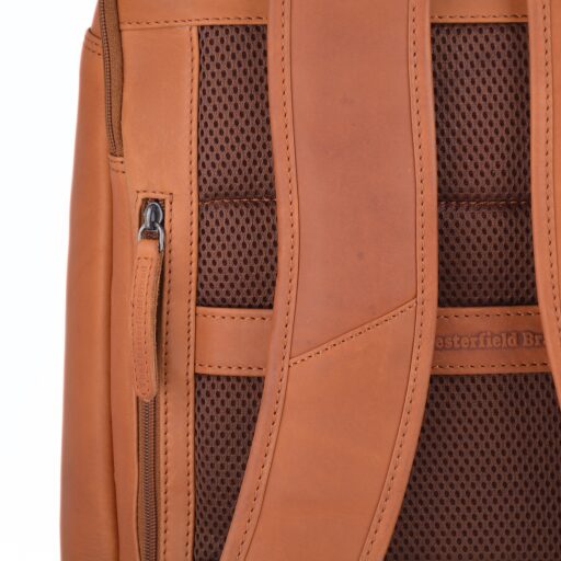 The Chesterfield Brand Kožený batoh na notebook 15,6" Natalie C58.700231 koňakový detail