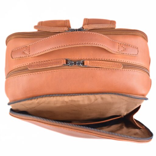 The Chesterfield Brand Kožený batoh na notebook 15,6" Natalie C58.700231 koňaková predná kapsa