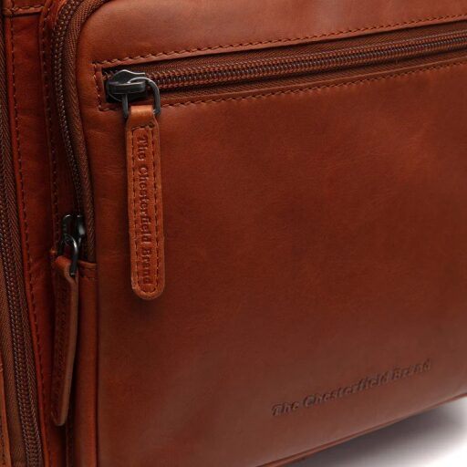 The Chesterfield Brand Kožený batoh na notebook Calden C58.071231 koňakový detail predného vrecka