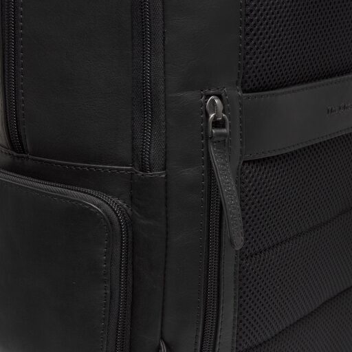 The Chesterfield Brand kožený batoh na notebook 15" Lennox C58.071100 čierny detail