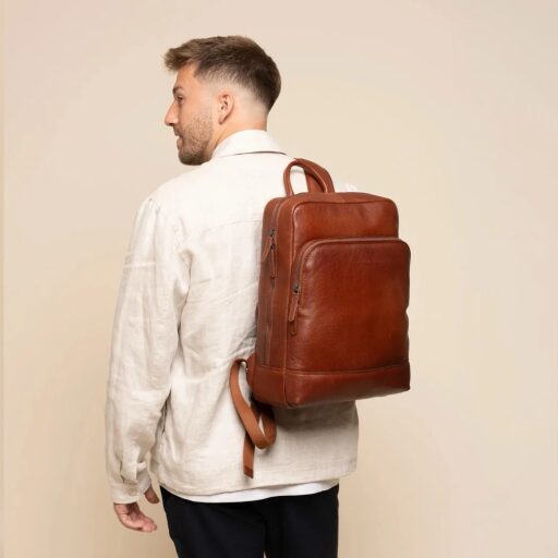The Chesterfield Brand Kožený batoh na notebook Marvello C58.035031 koňakový cez rameno