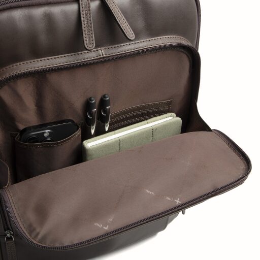 The Chesterfield Brand Kožený batoh na notebook Quincy C58.035201 hnedý predné vrecko