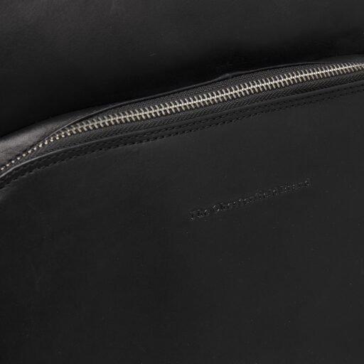 The Chesterfield Brand Kožený batoh na notebook Nicola C58.070500 čierny logo