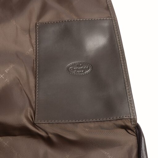 The Chesterfield Brand kožený obal na oblečenie Carson C20.006601 hnedý detail