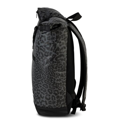Športový roll top batoh na notebook Fabrizio BENCH Hydro 64175-0127 čierno-sivý leopardí vzor pravý bočný pohľad
