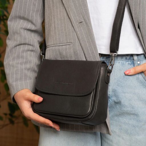 The Chesterfield Brand Kožená kabelka na rameno Miloa C48.142100 čierna ako crossbody
