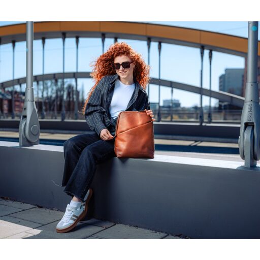The Chesterfield Brand Dámsky kožený batoh do mesta Amanda C58.014731 koňak