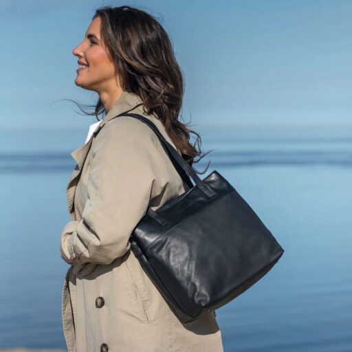The Chesterfield Brand Kožená shopper kabelka Nola C38.021100 čierna